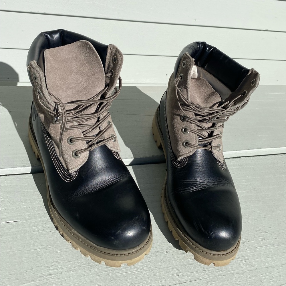 Timberland Boots leather sample size 9, never seen another pair produced.